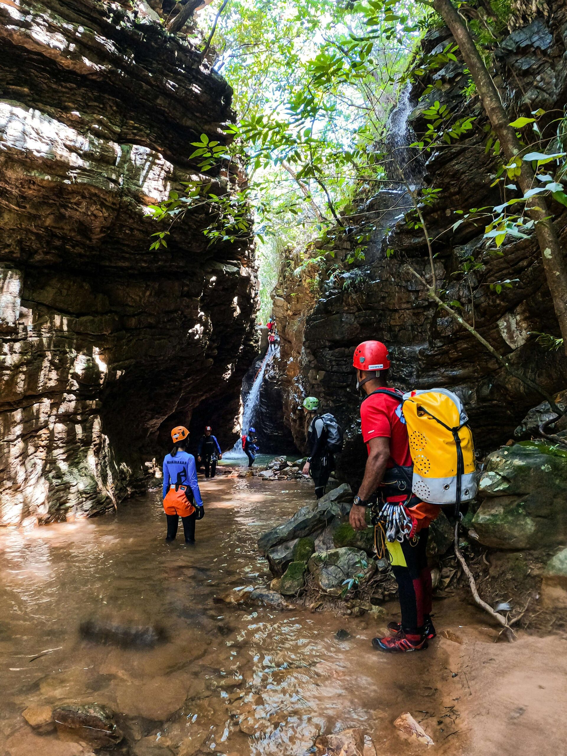 participants canyoning rivière